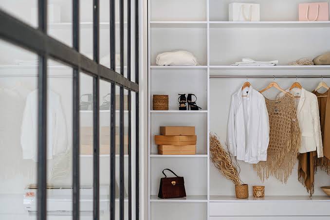 The 5 best seasonal wardrobe services in Detmold – adapting your clothing to changing weather
