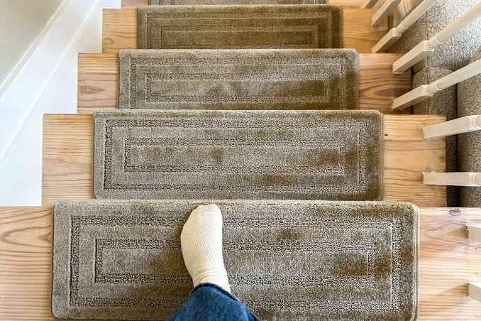 The 5 best stair carpet services in Regensburg – More grip and comfort on stairs